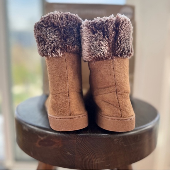 Wayland Square Women's Memory Foam Slipper Boots Size S 7/8 Brown W/Scarf Gift - Picture 4 of 14